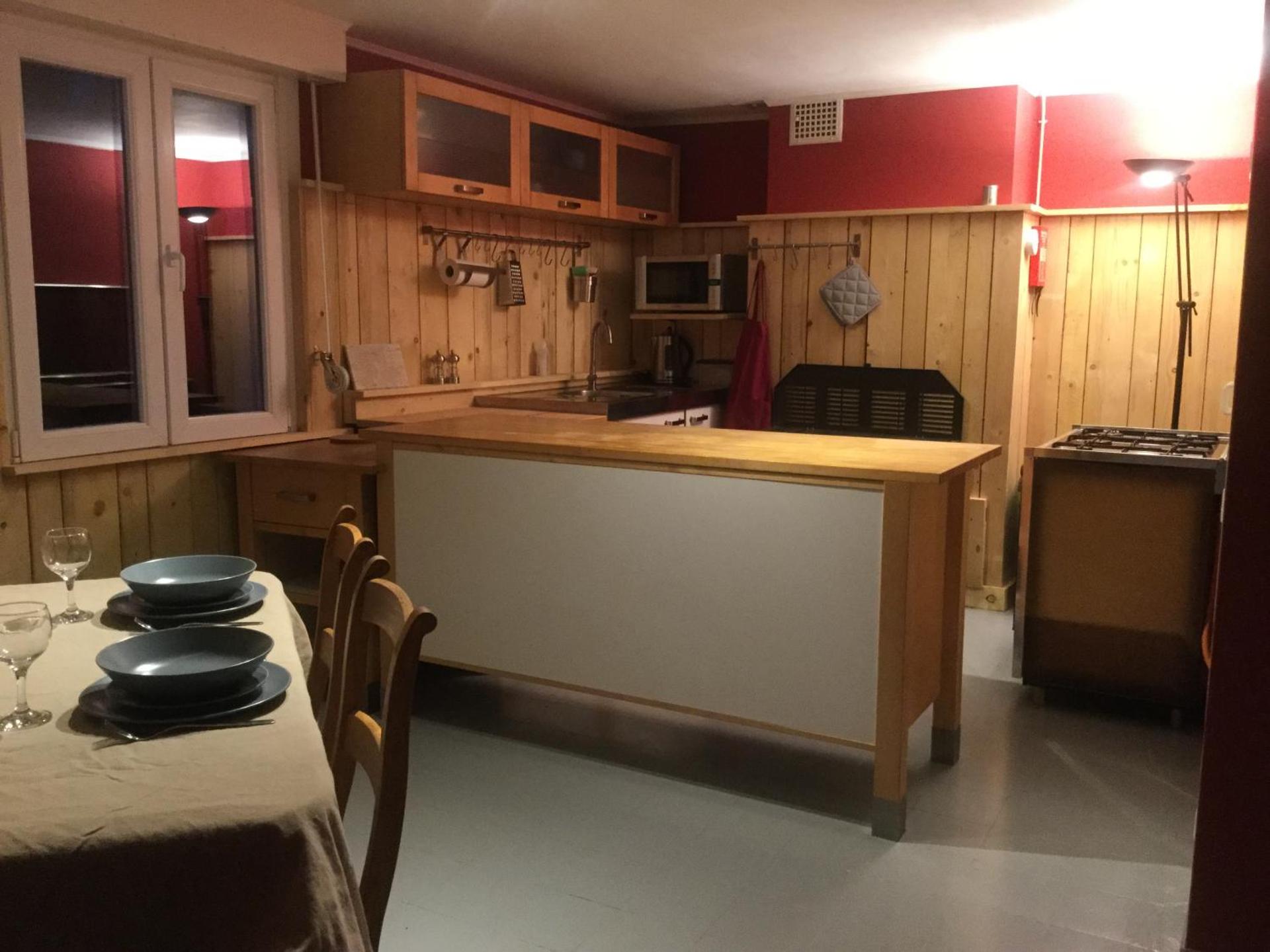 Kitchen or kitchenette