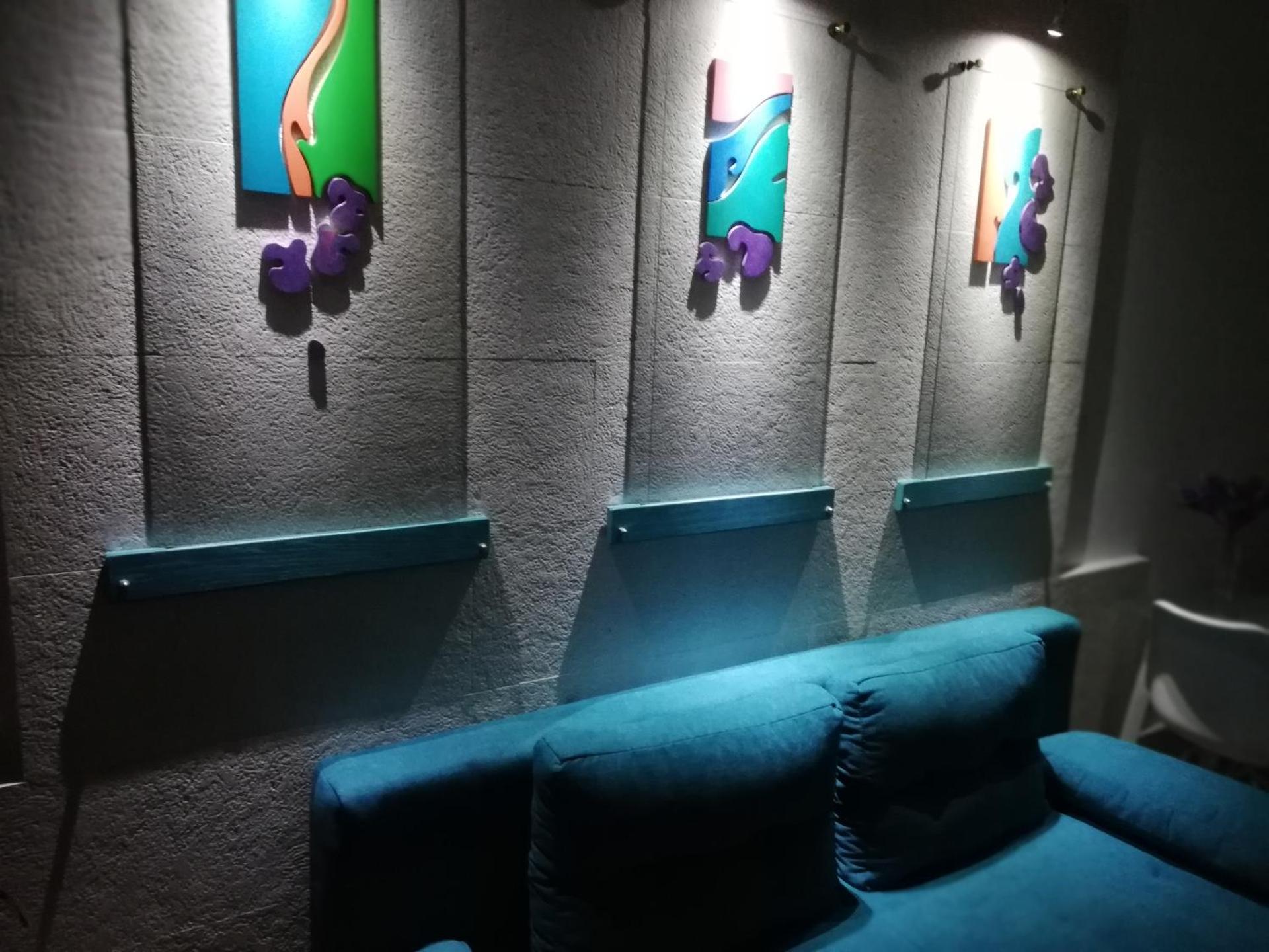 IBIS Your Cosy Oasis With Private Parking and Patio