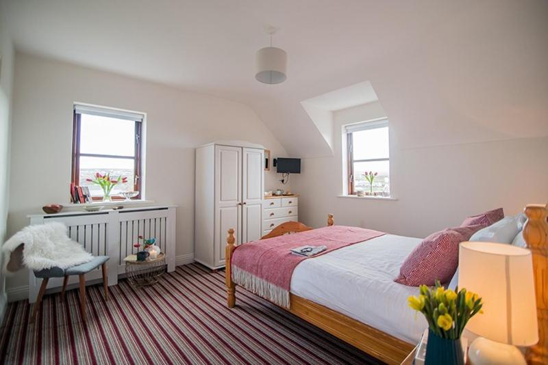 Oar restaurant and Rooms