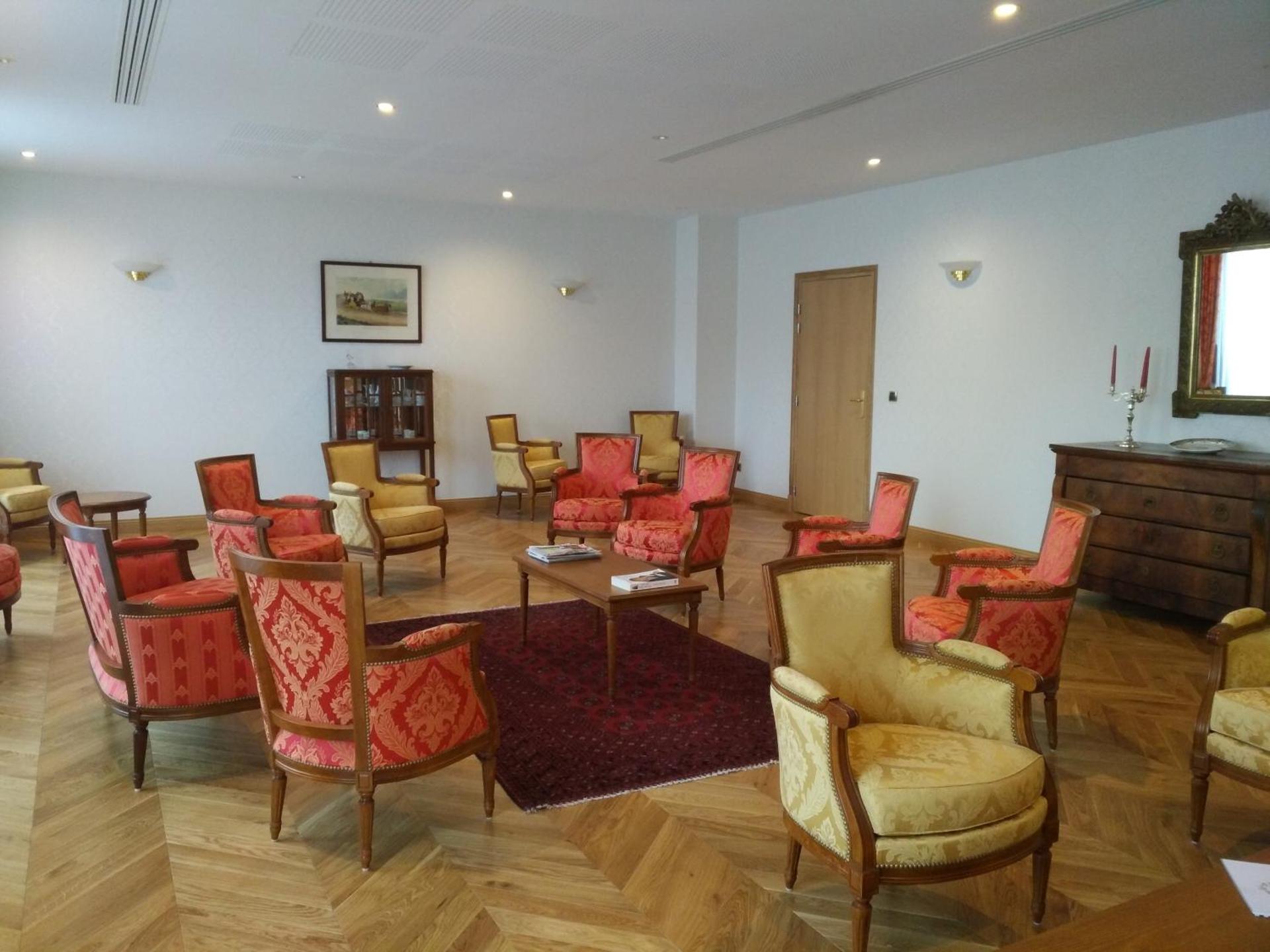 Communal lounge/ TV room