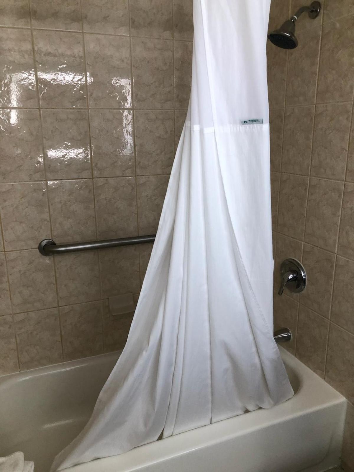 Howard Johnson by Wyndham Winter Haven FL