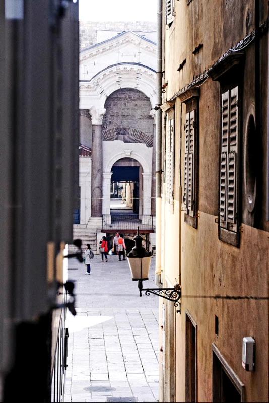 Grand Bedroom Aptm Palace Top Location