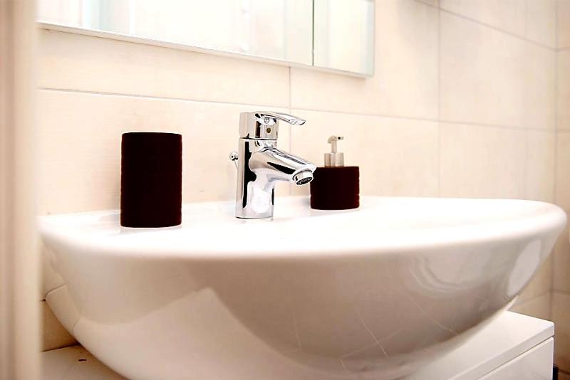 Grand Bedroom Aptm Palace Top Location