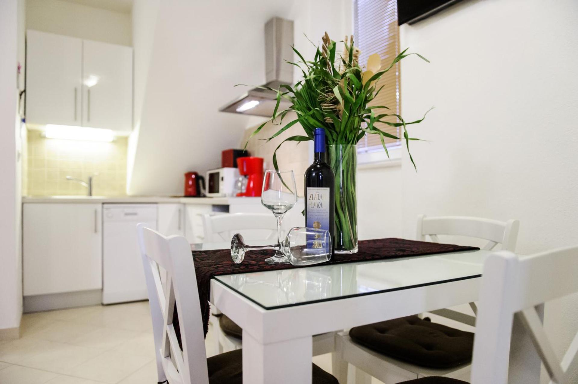 Grand Bedroom Aptm Palace Top Location