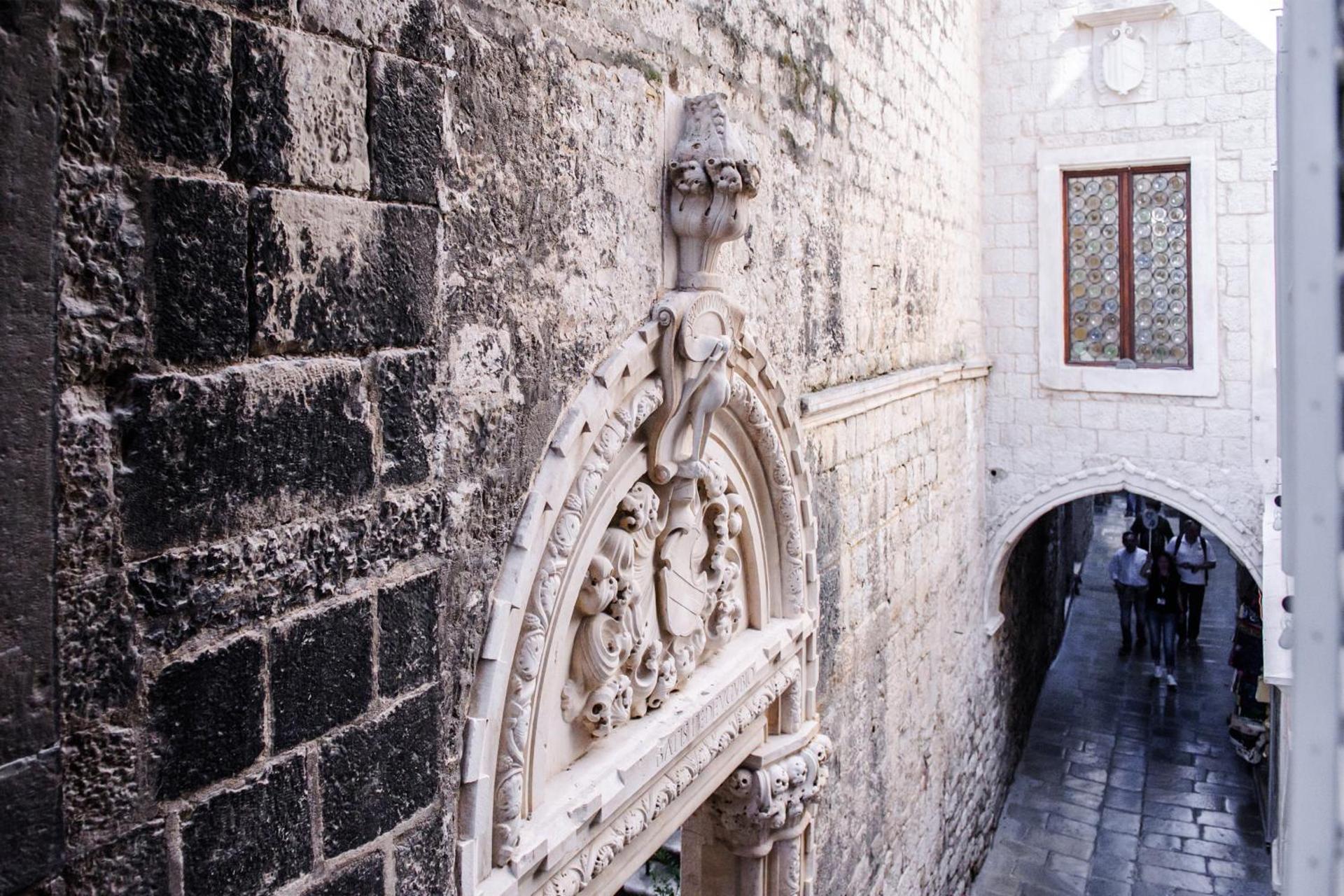 Grand Bedroom Aptm Palace Top Location