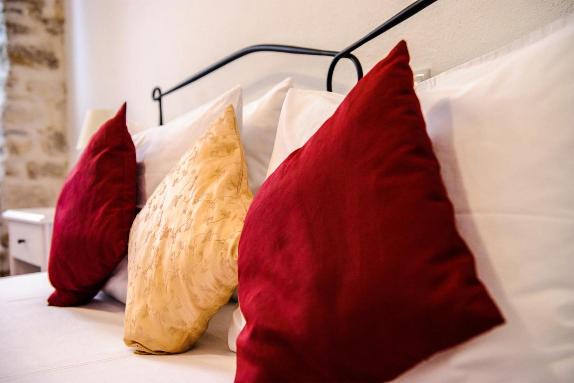 Grand Bedroom Aptm Palace Top Location