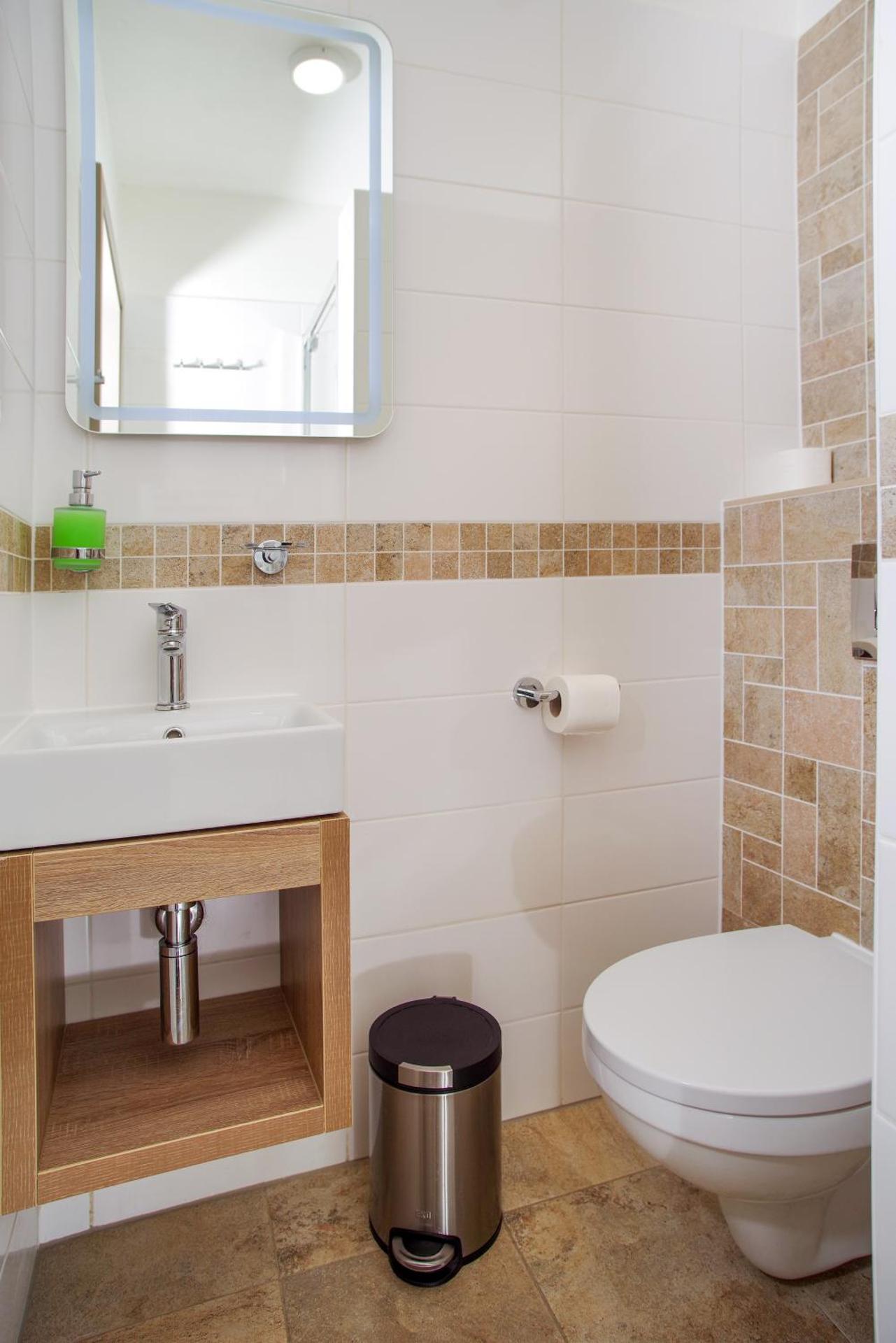 Double or Twin Room with Bathroom