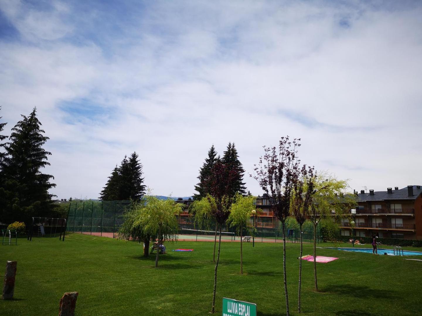 Amplio apartamento con piscina en Llívia