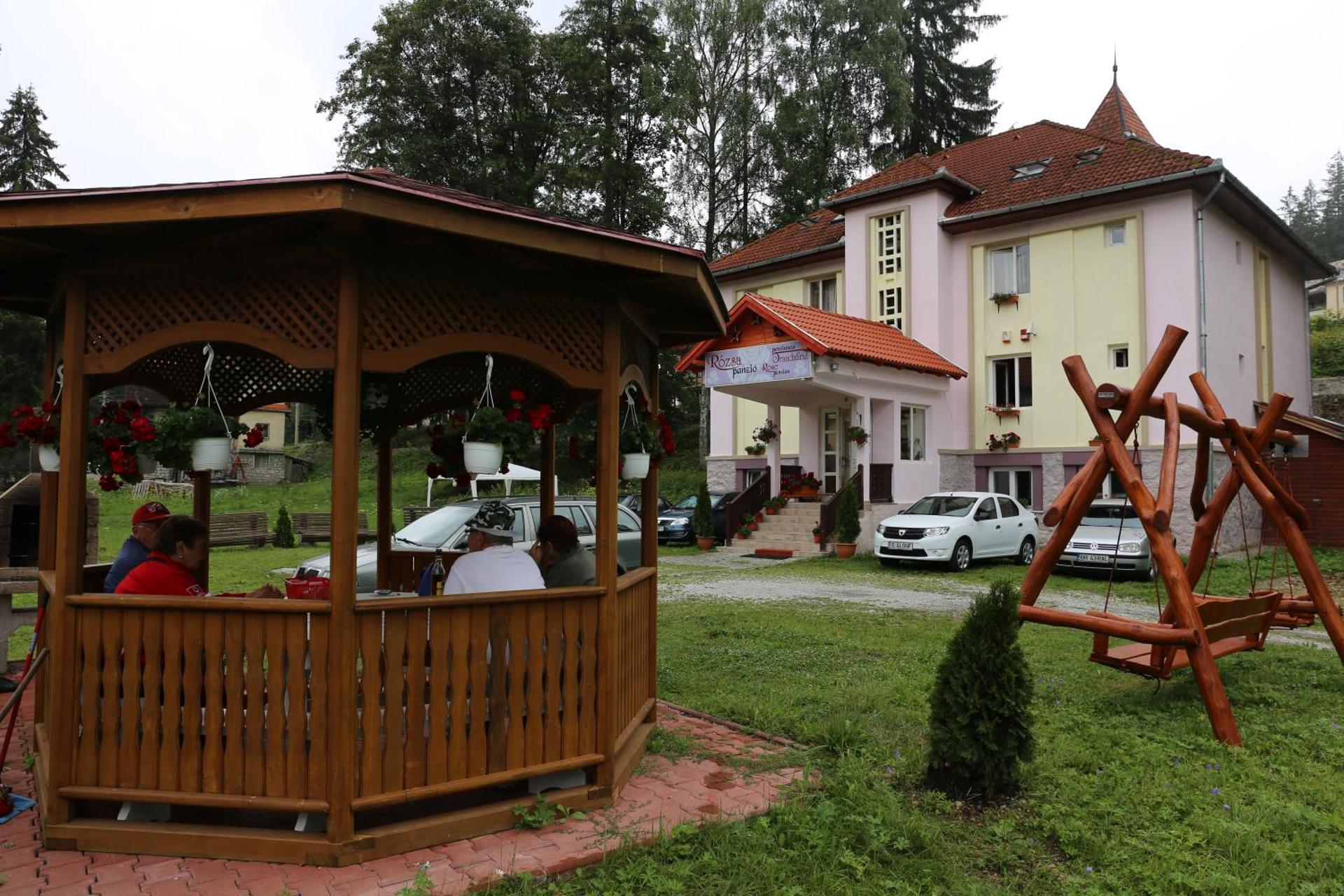 Communal lounge/ TV room