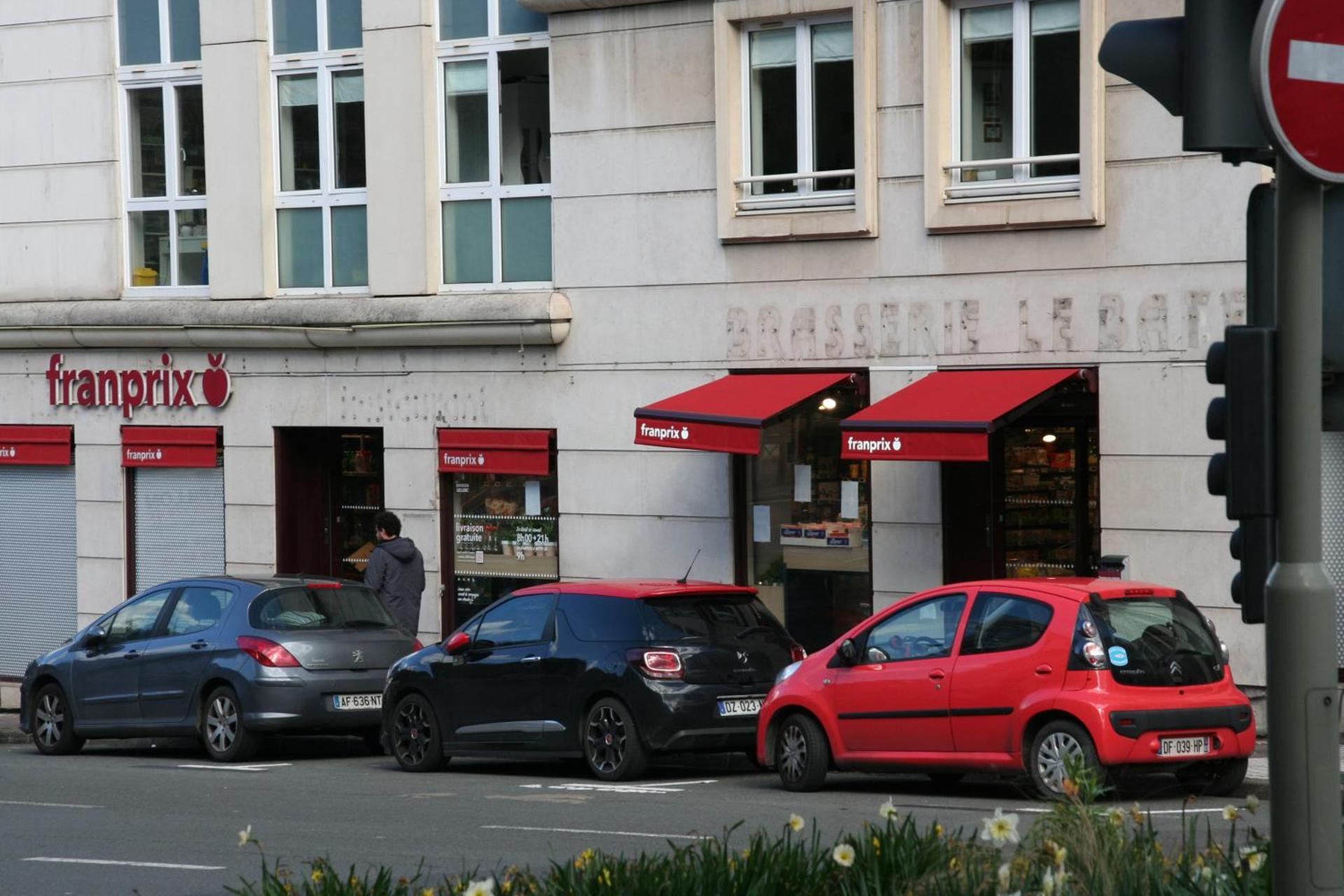 Supermarket/grocery shop