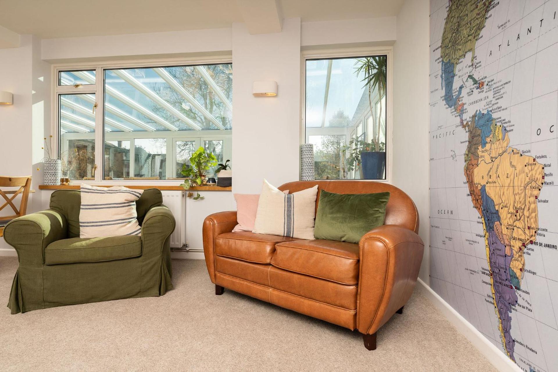 Communal lounge/ TV room