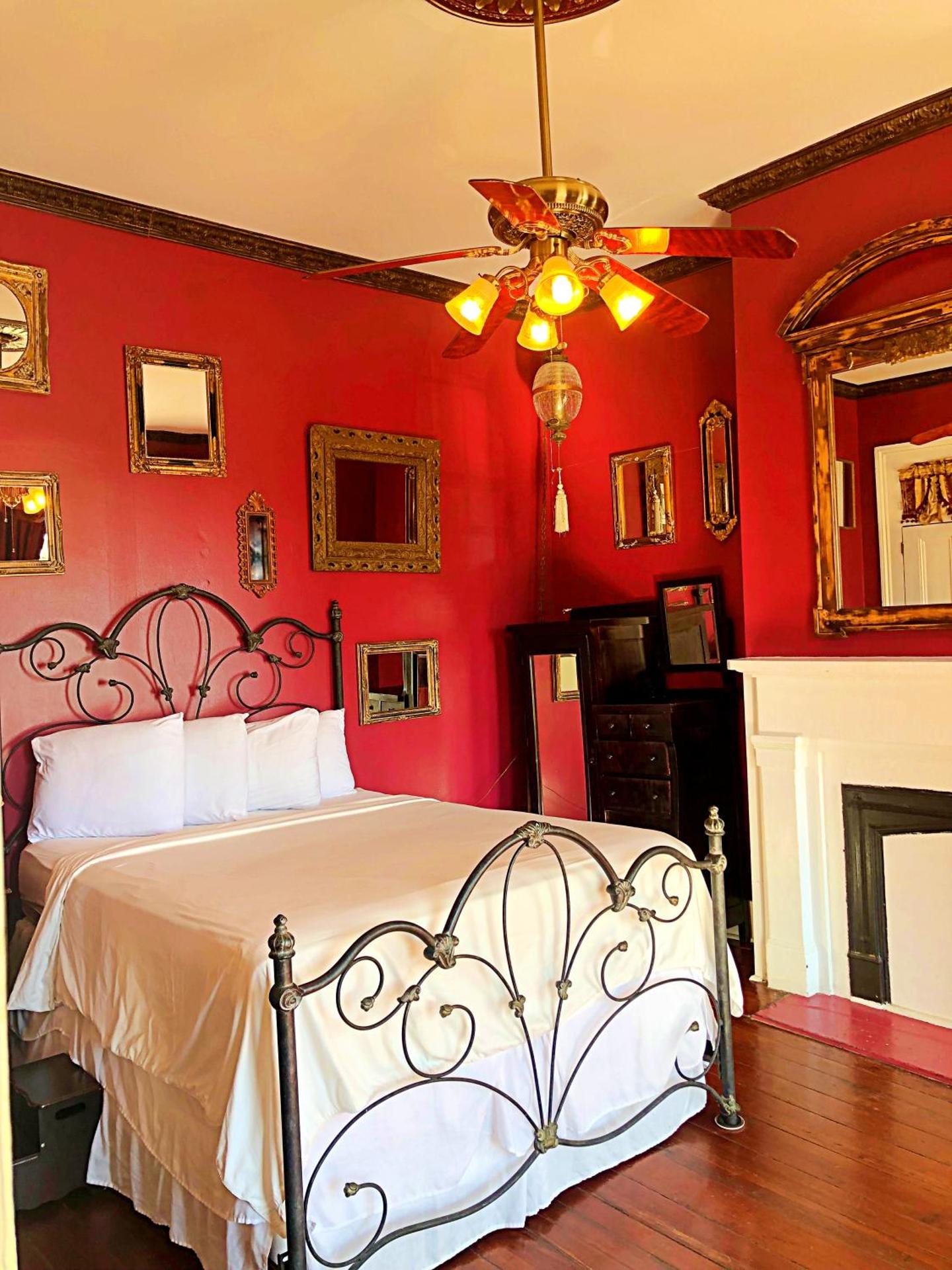 Creole Gardens Guesthouse and Inn