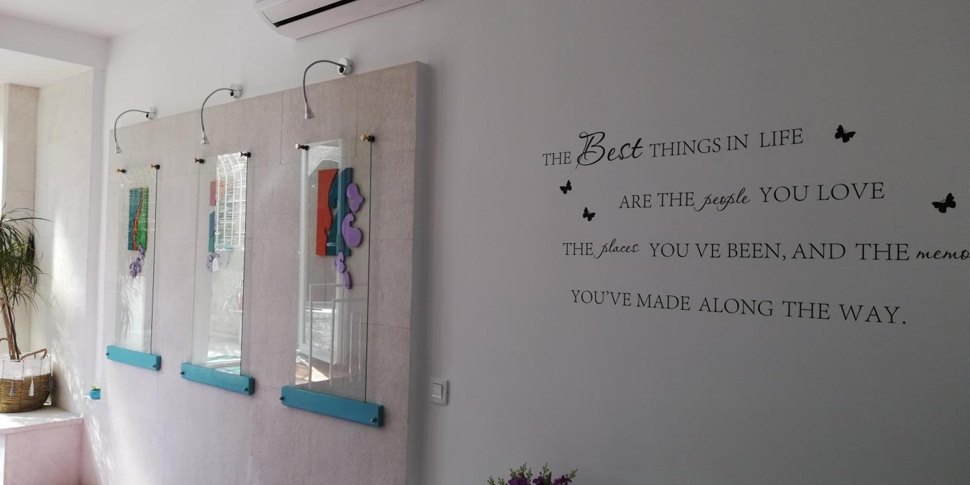 IBIS Your Cosy Oasis With Private Parking and Patio