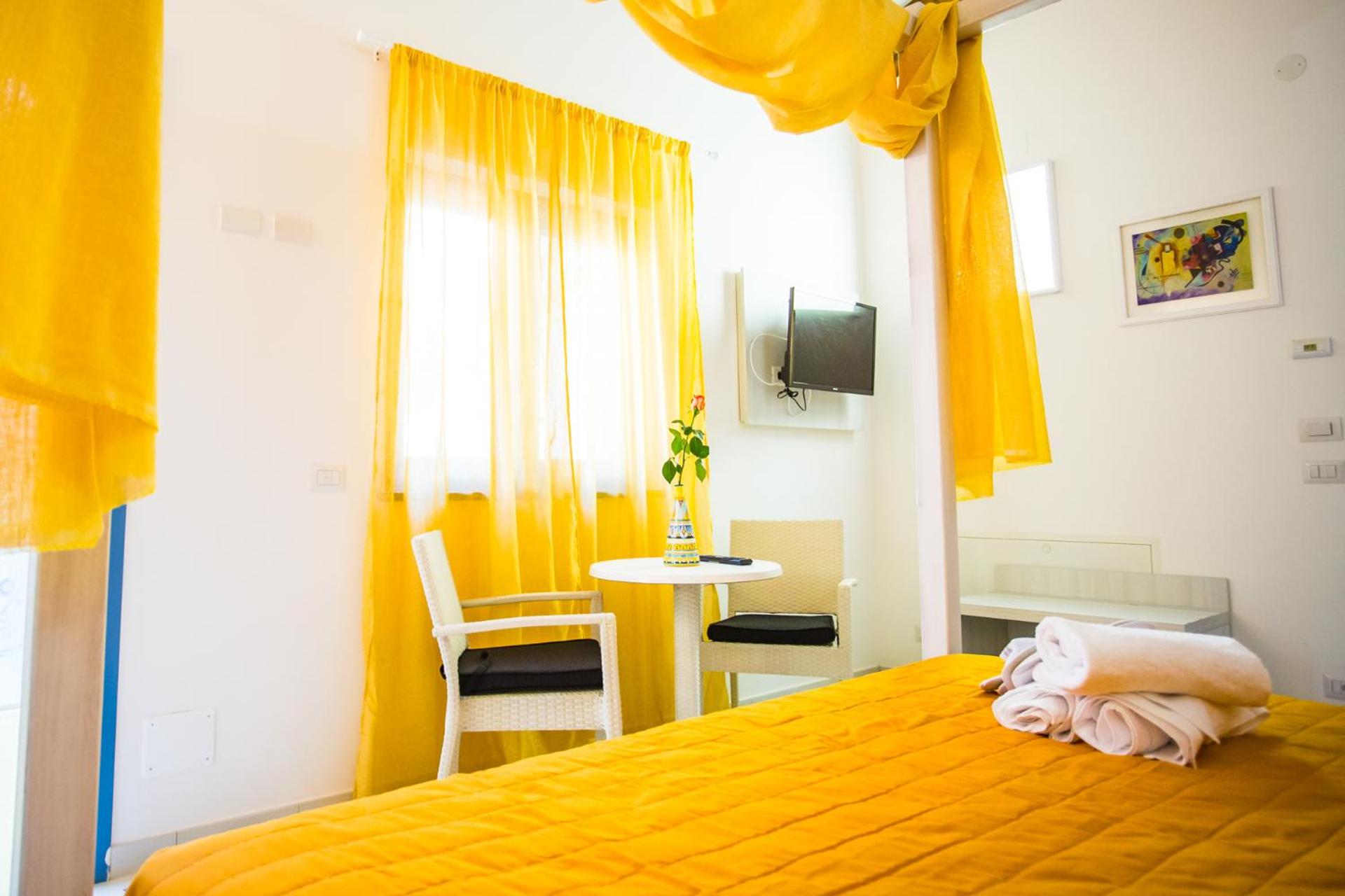 Deluxe Double Room with Shower