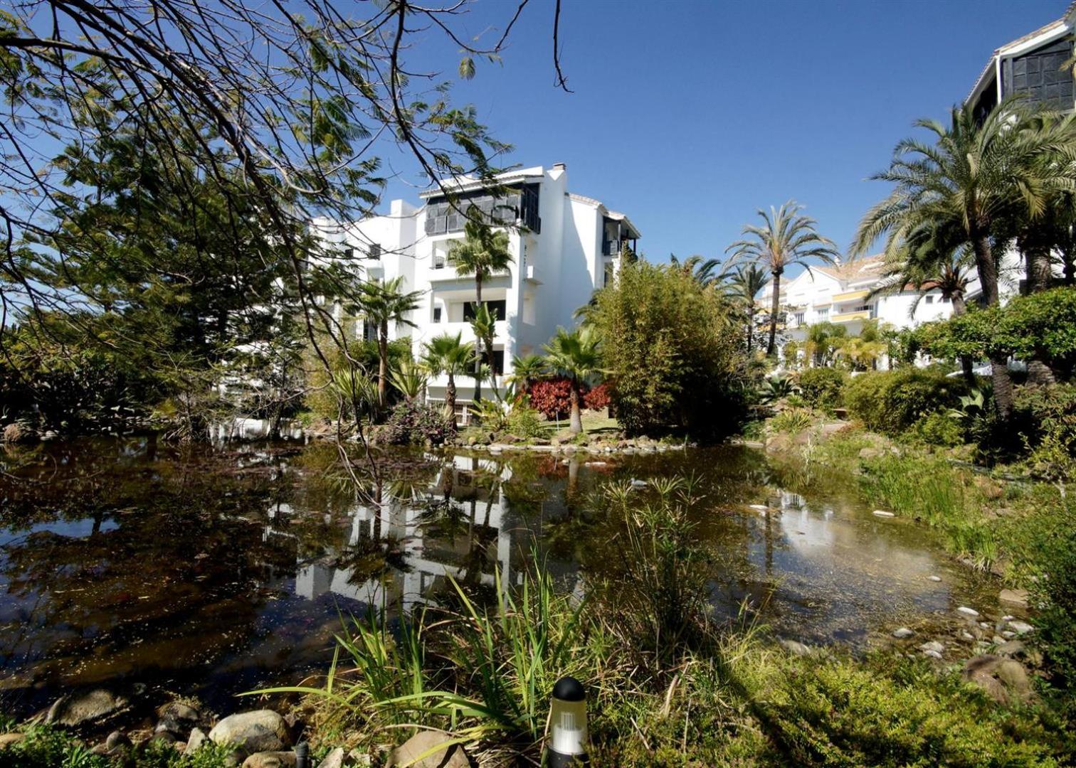 Jardines De Las Golondrinas