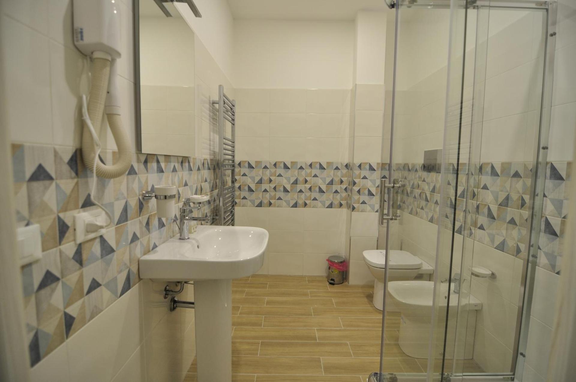 Deluxe Room (2 Adults + 1 Child)