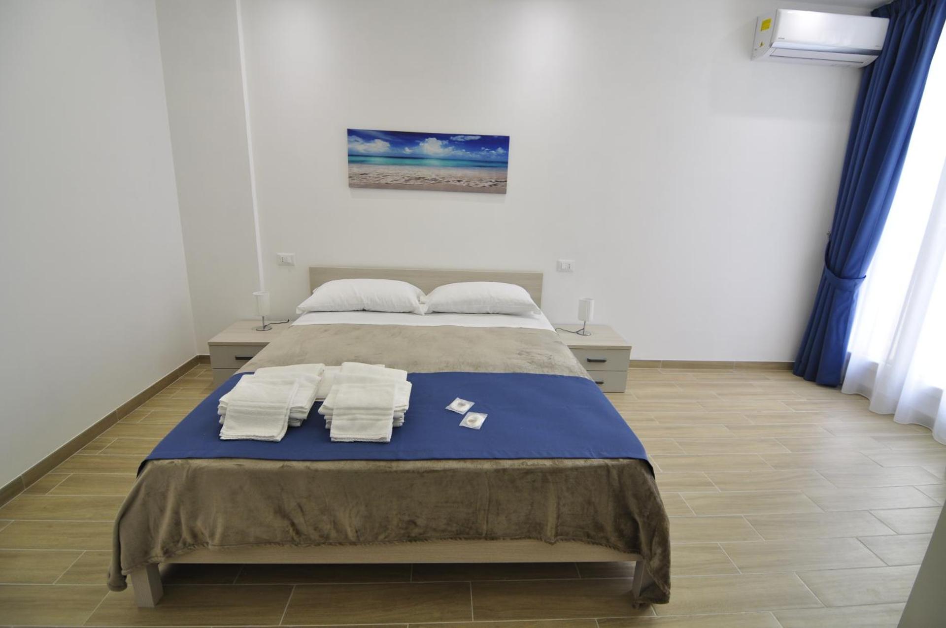 Deluxe Room (2 Adults + 1 Child)