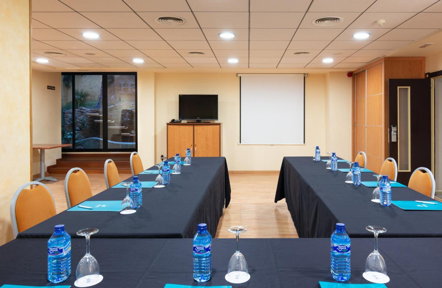 Meeting/conference room