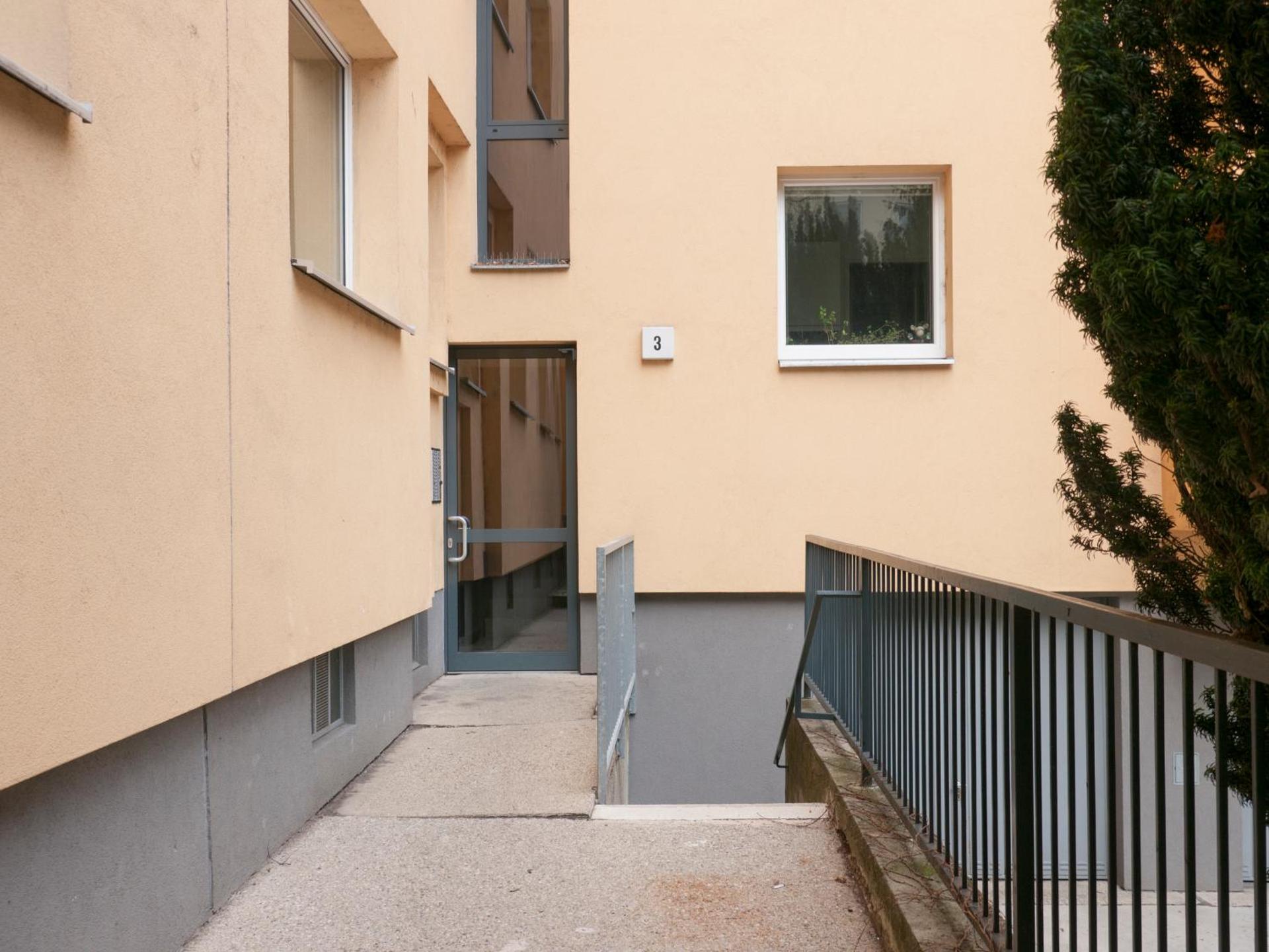 Spacious 2Rooms central area