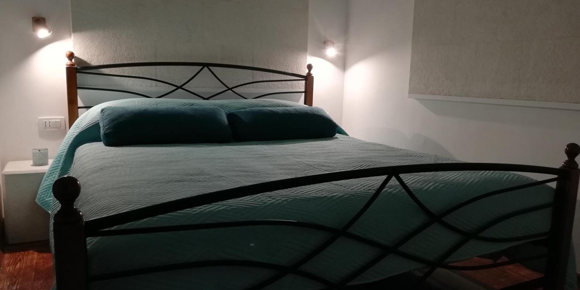 IBIS Your Cosy Oasis With Private Parking and Patio