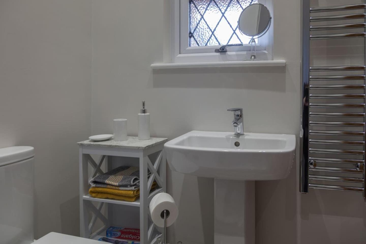 Herefordshire - Little Oak - Charming Cottage in Rural Location North of Hereford - Sleeps 2 Guets - Ideal For A Cozy Trip Away - Hosted By RENTMYHOUSE