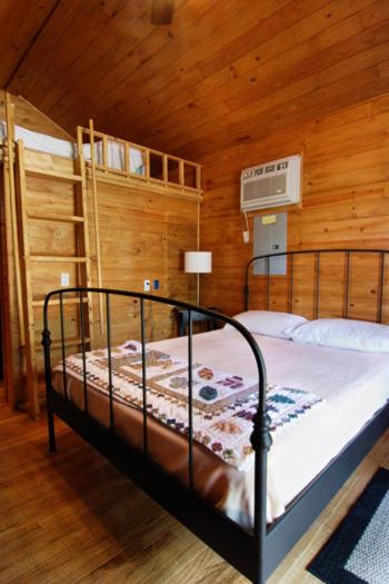  Cottage with Loft - 4 People - No Pets 