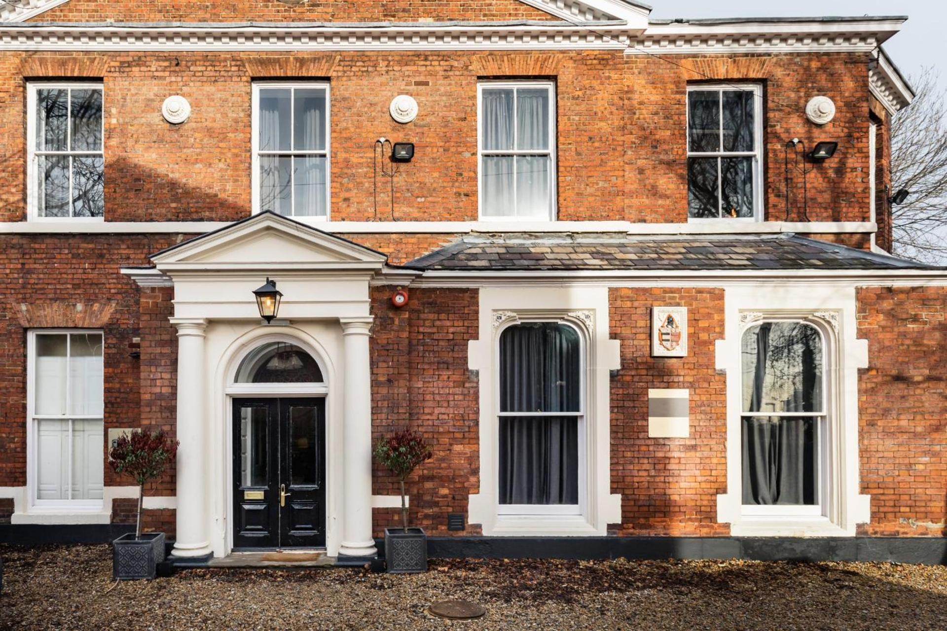 The Corson at Claremont Apartments