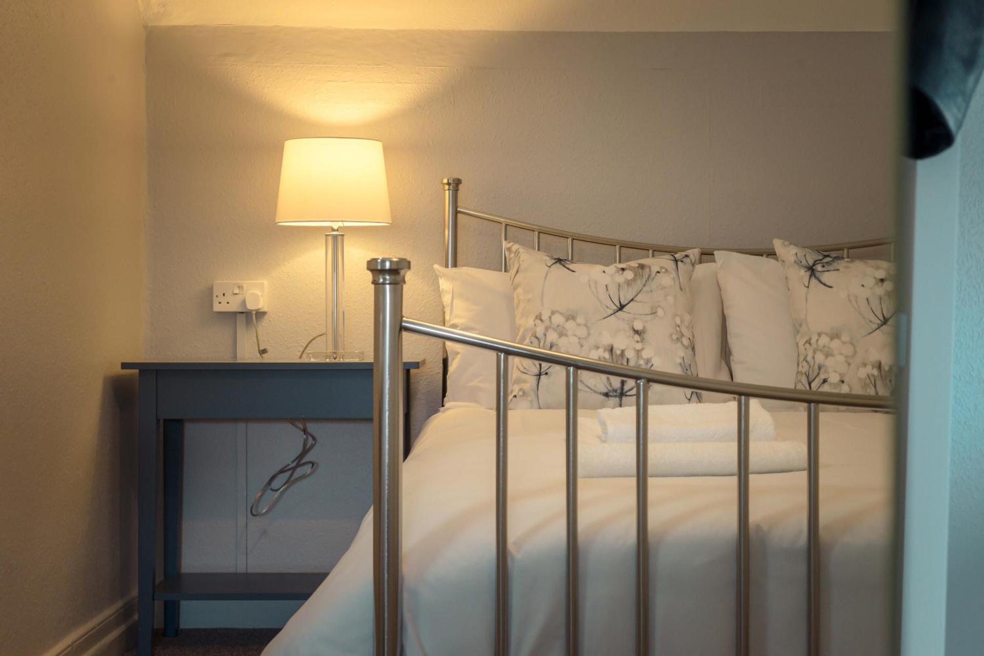 Double Room Third Floor Shared Bathroom