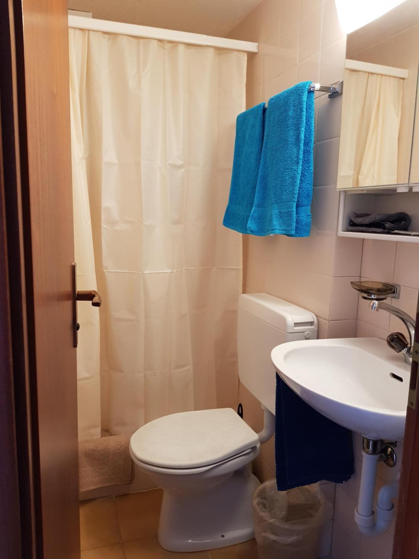 Double or Twin Room with Shower