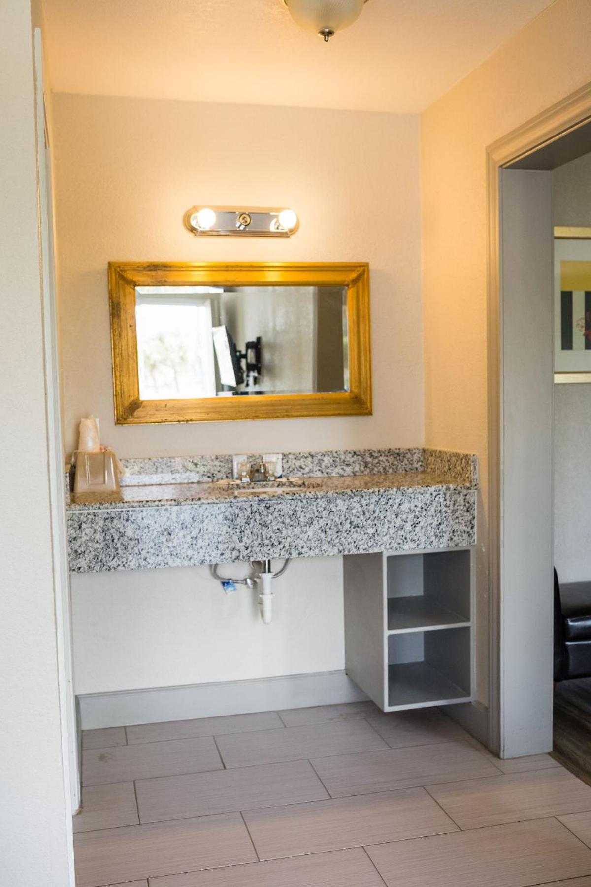 Harmony Inn and Suites