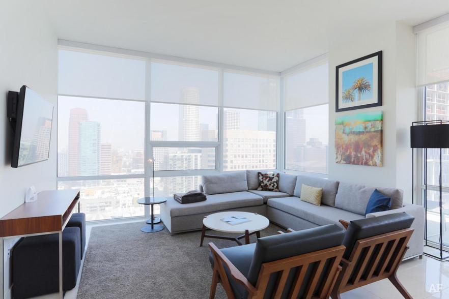 Luxurious Highrise 2b 2b Apartment Heart Of Downtown LA