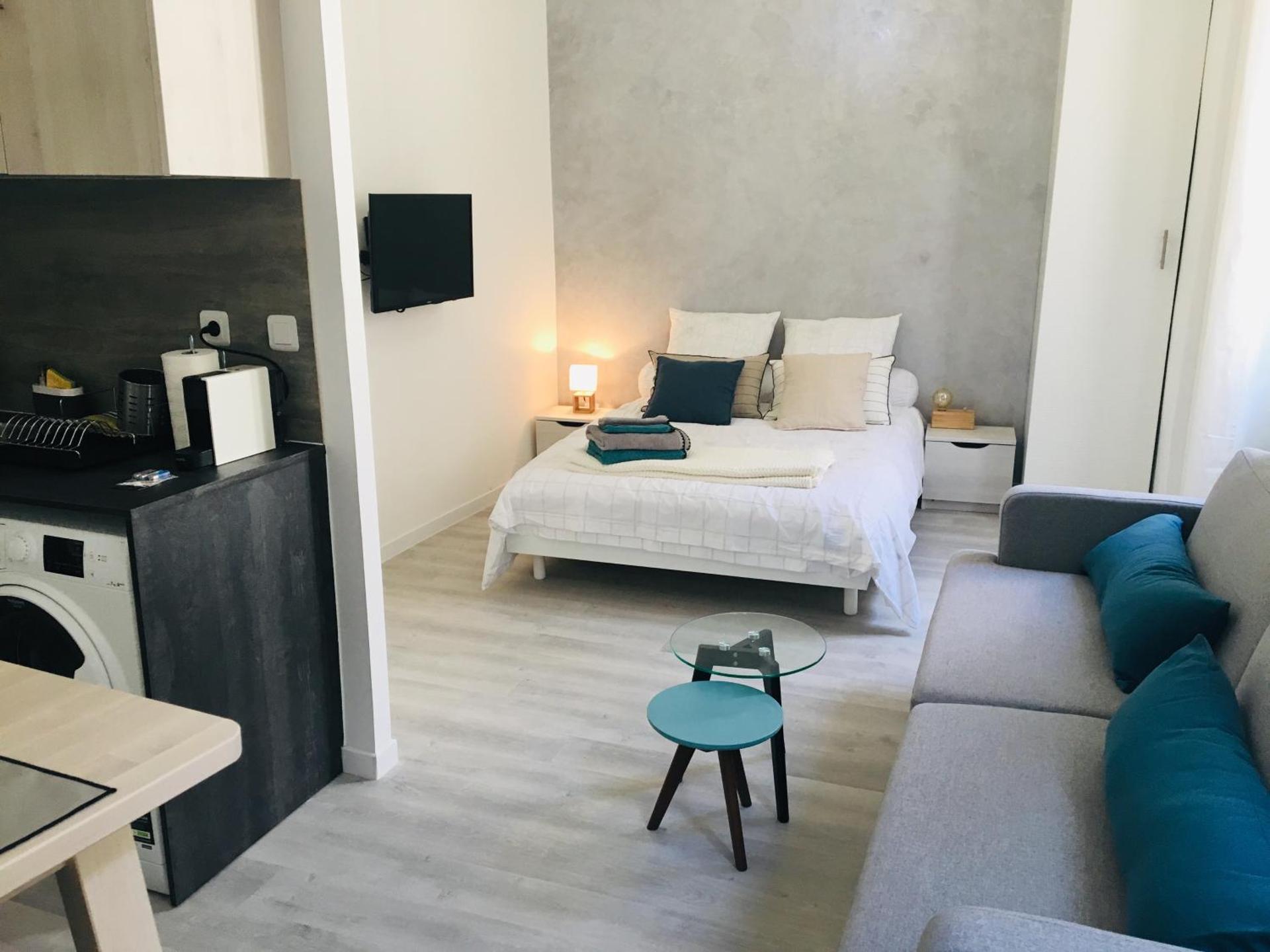 Photo of the whole room