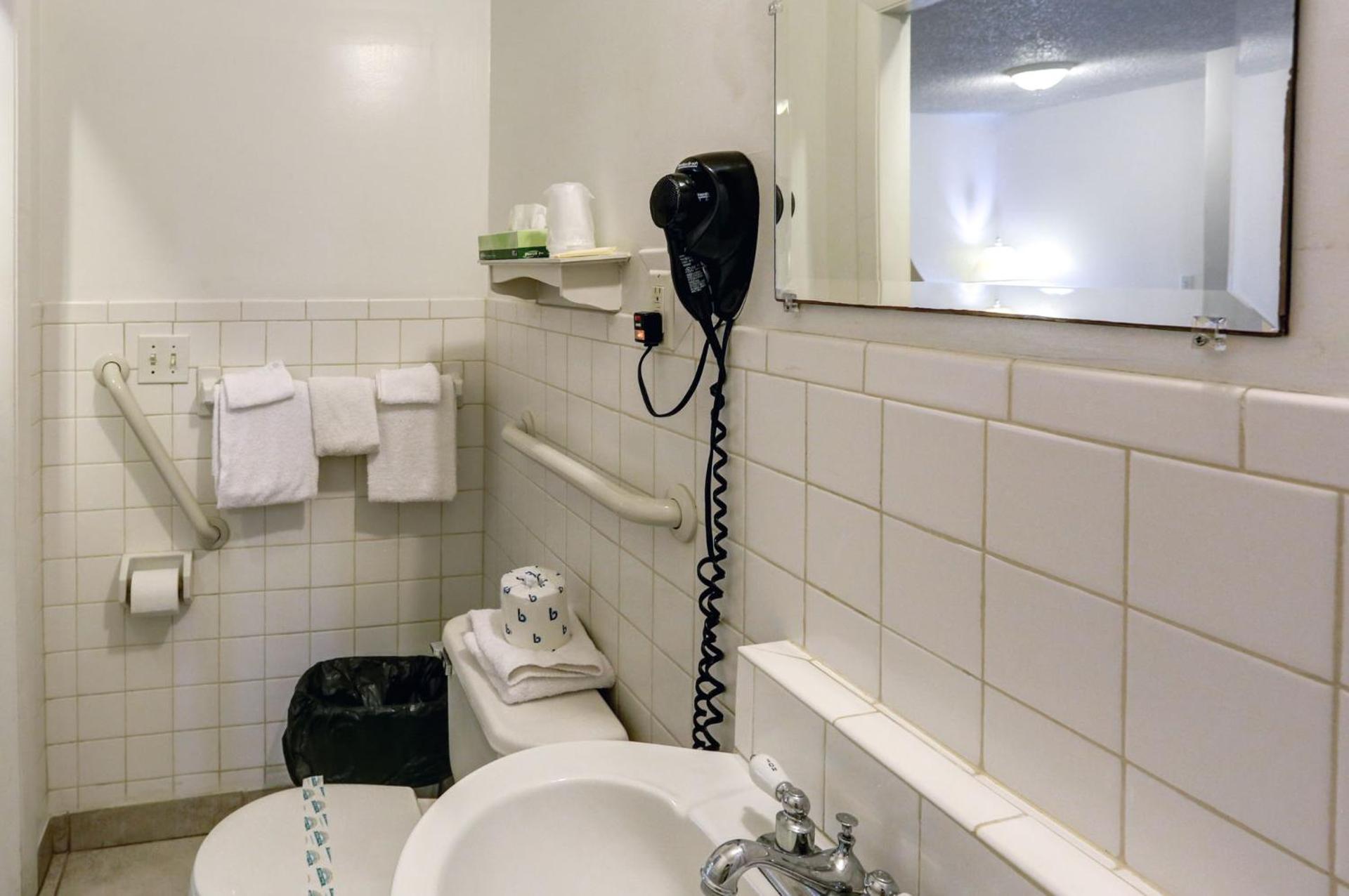 Richard's Motel Studios