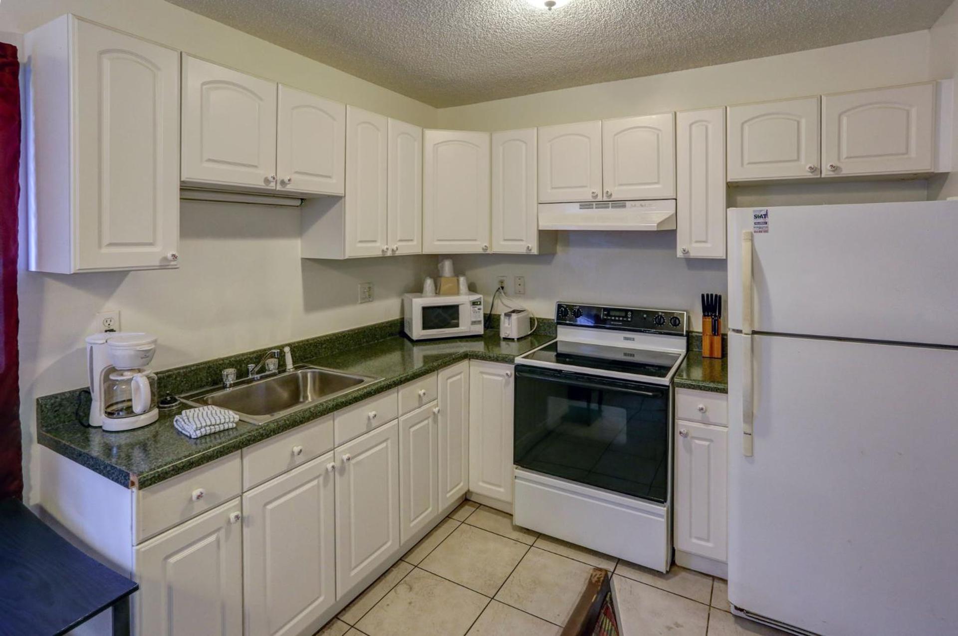 Richard's Motel Studios