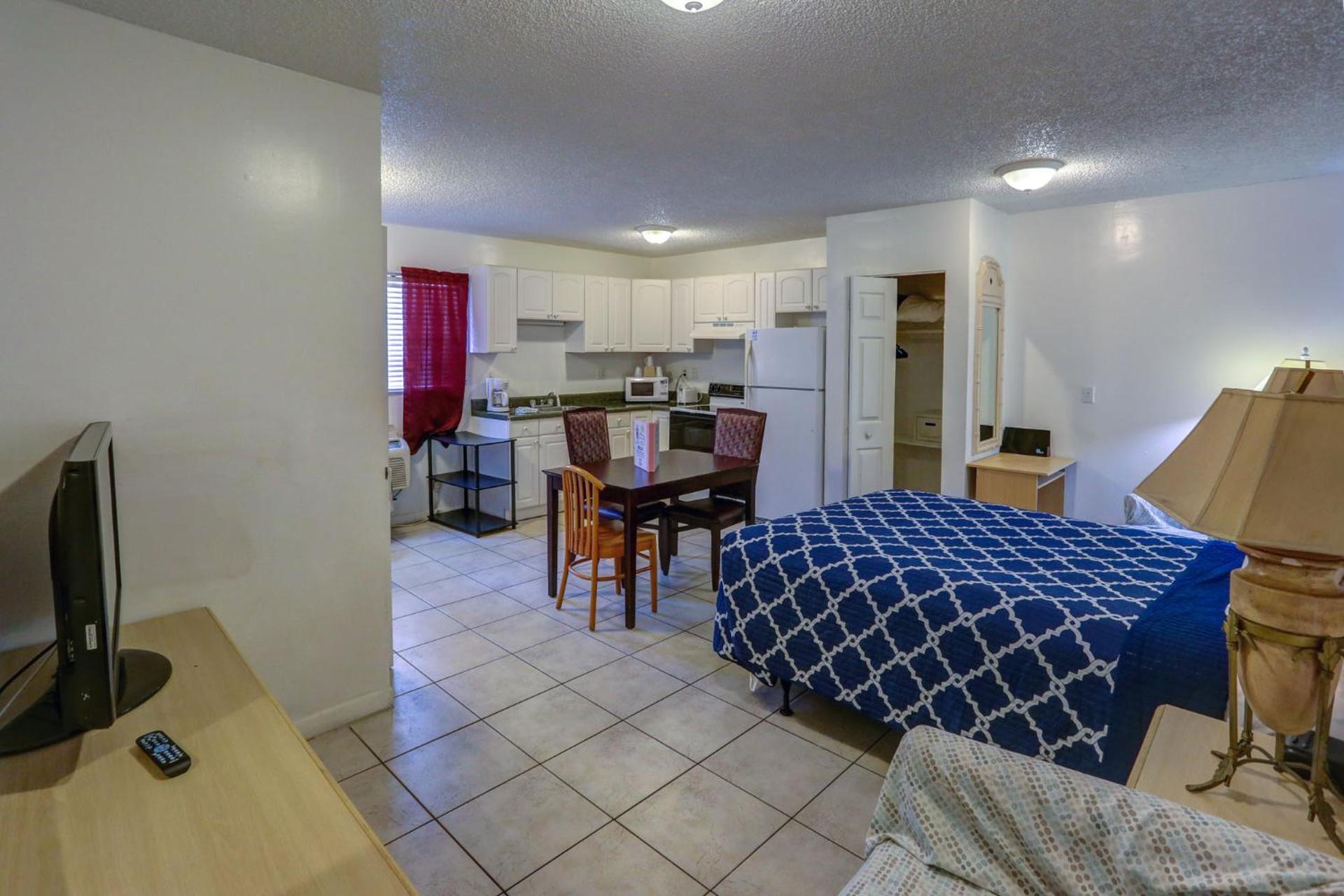 Richard's Motel Studios