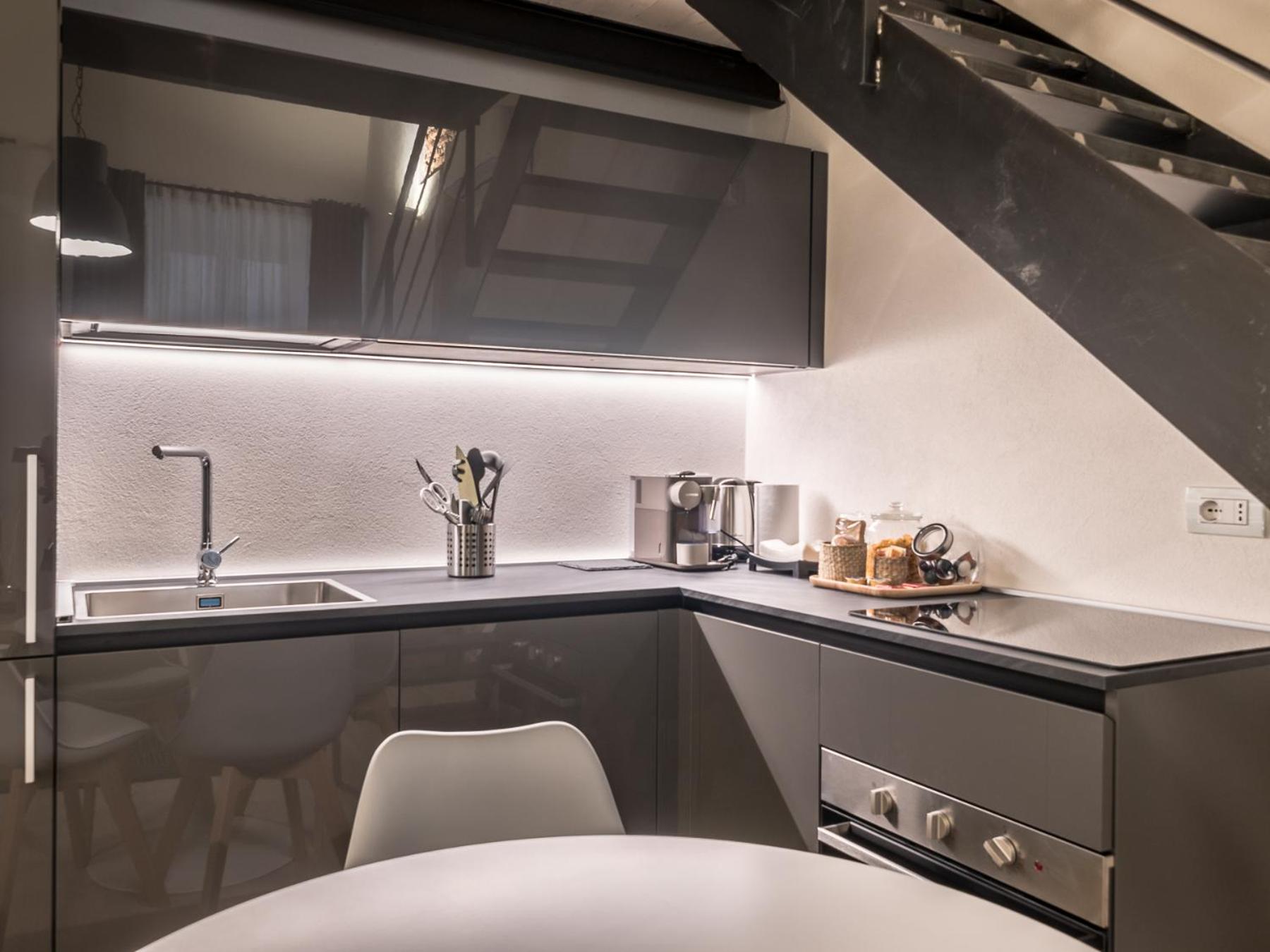 Kitchen or kitchenette