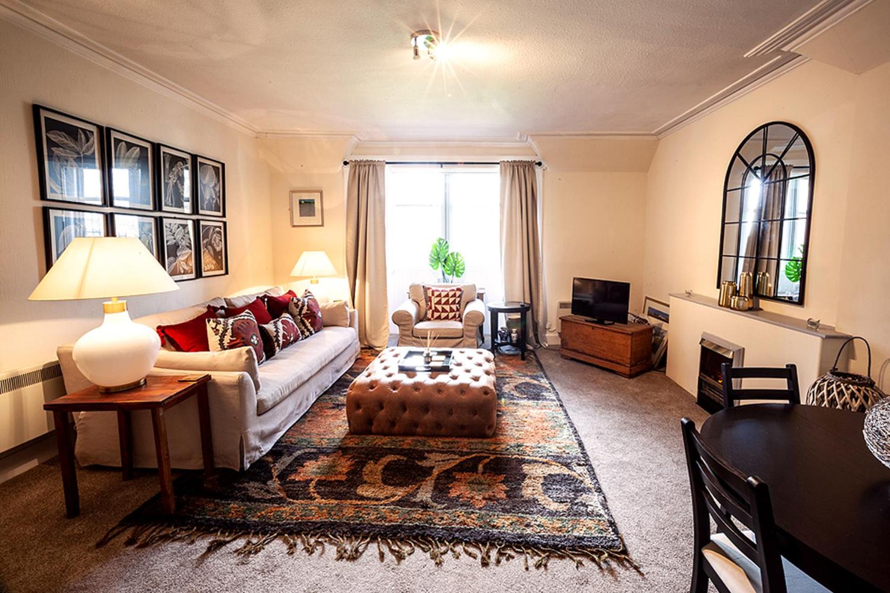 Butler's Apartment. Flat 5, Dalmore House, Helensburgh, Scotland G84 8JP