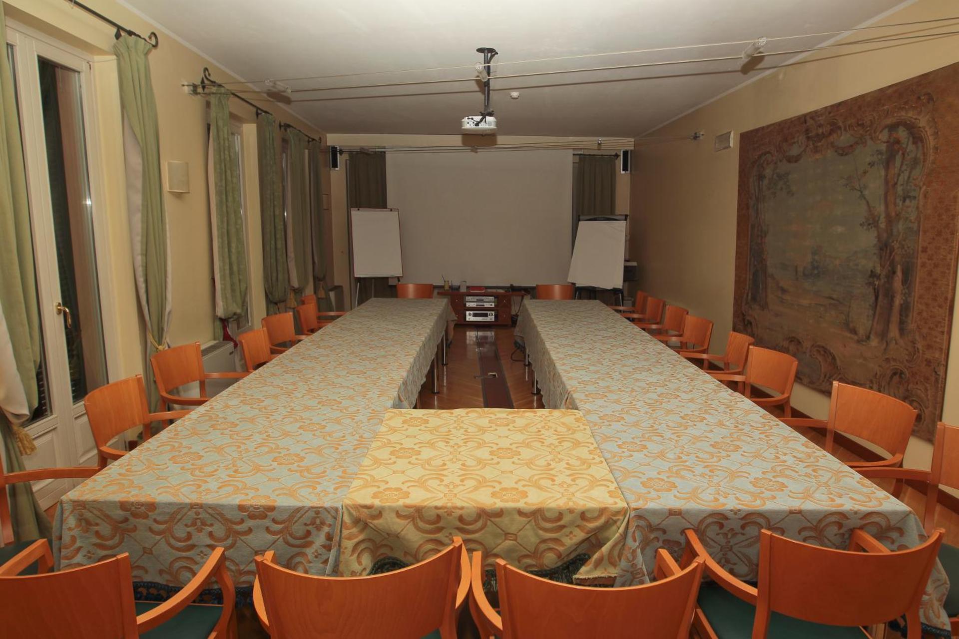 Meeting/conference room