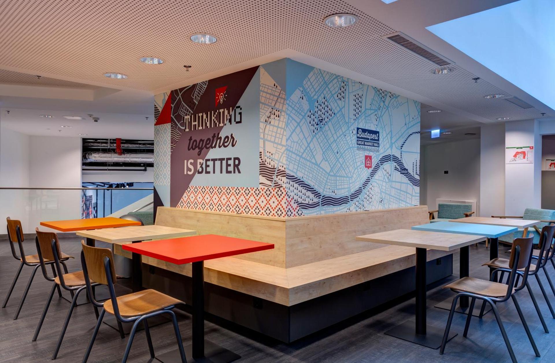 Communal lounge/ TV room