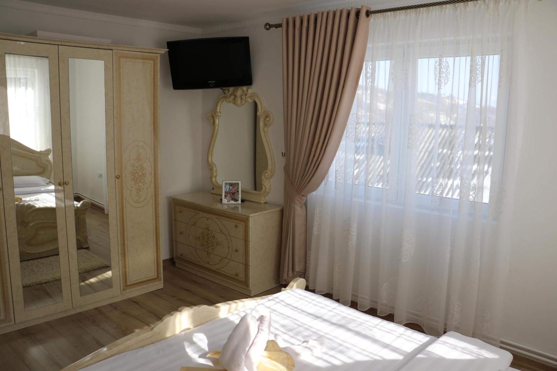 King Room with Mountain View