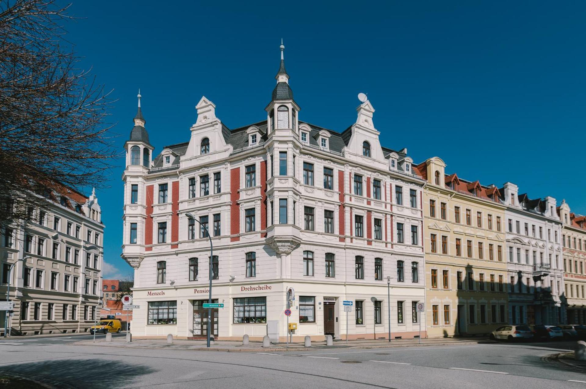 Menzels Pension Drehscheibe