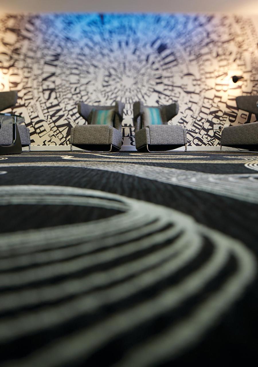 Meeting/conference room