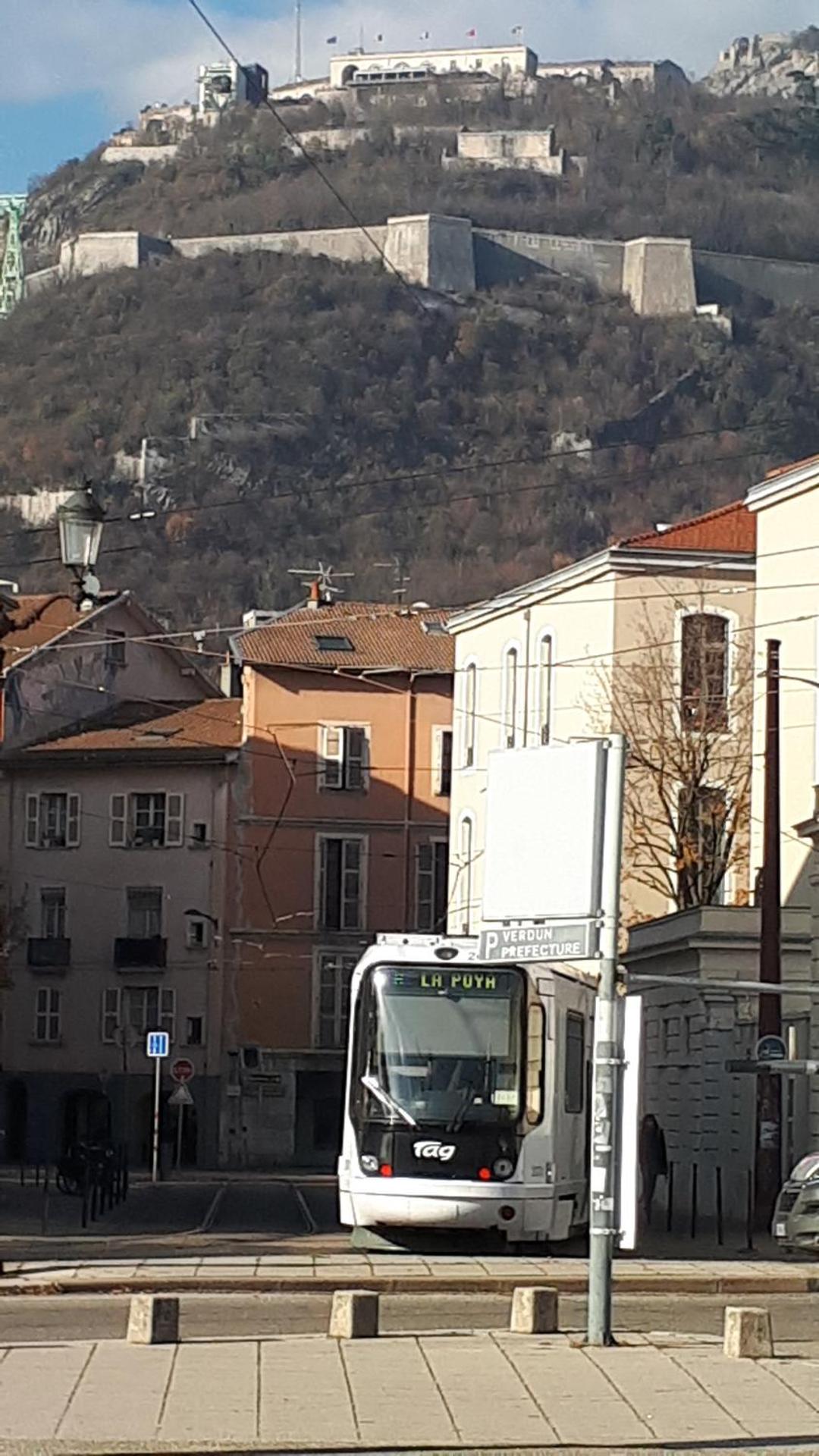 Rent4night Grenoble Europole