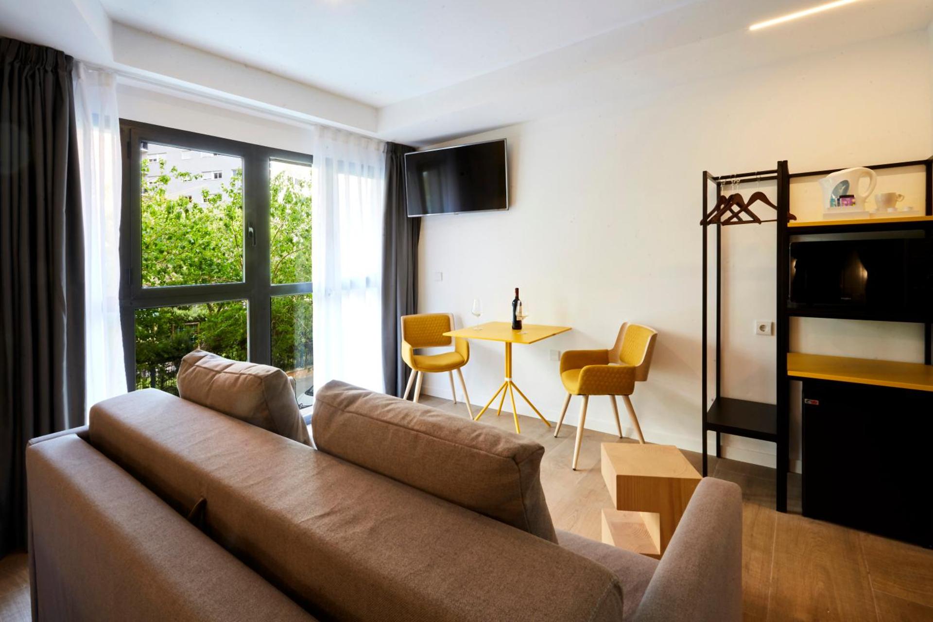 Communal lounge/ TV room