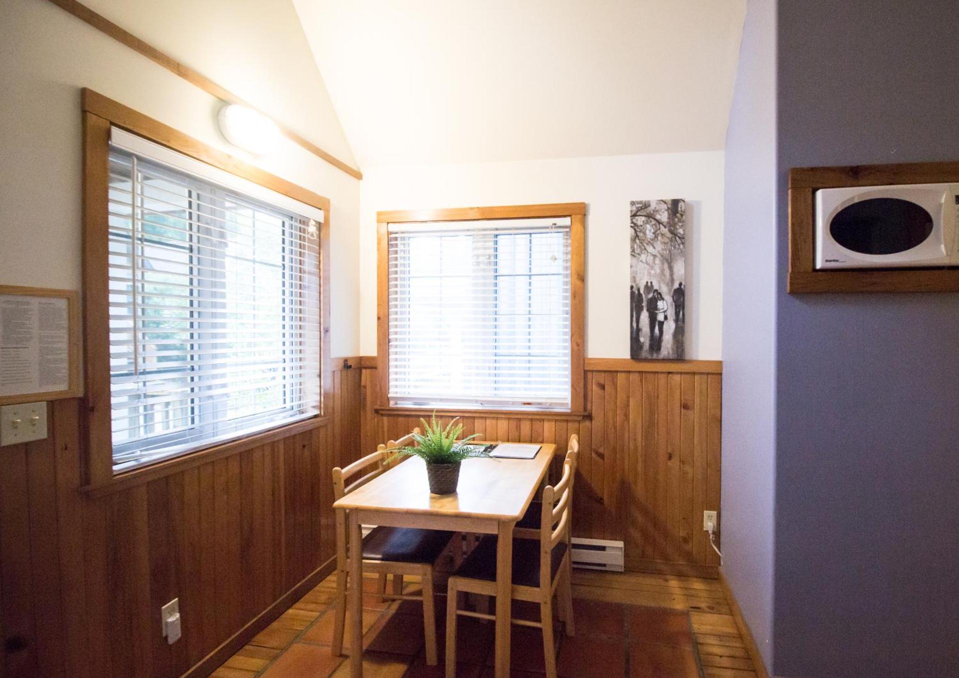 One Bedroom B (Hot Tub + Forest View)