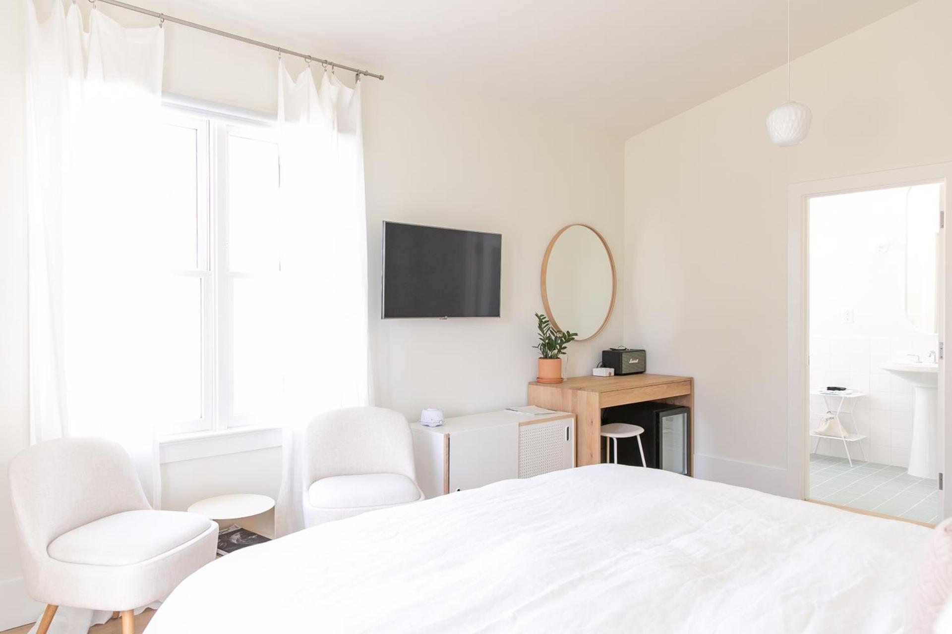 Guest House Raleigh- Adults Only