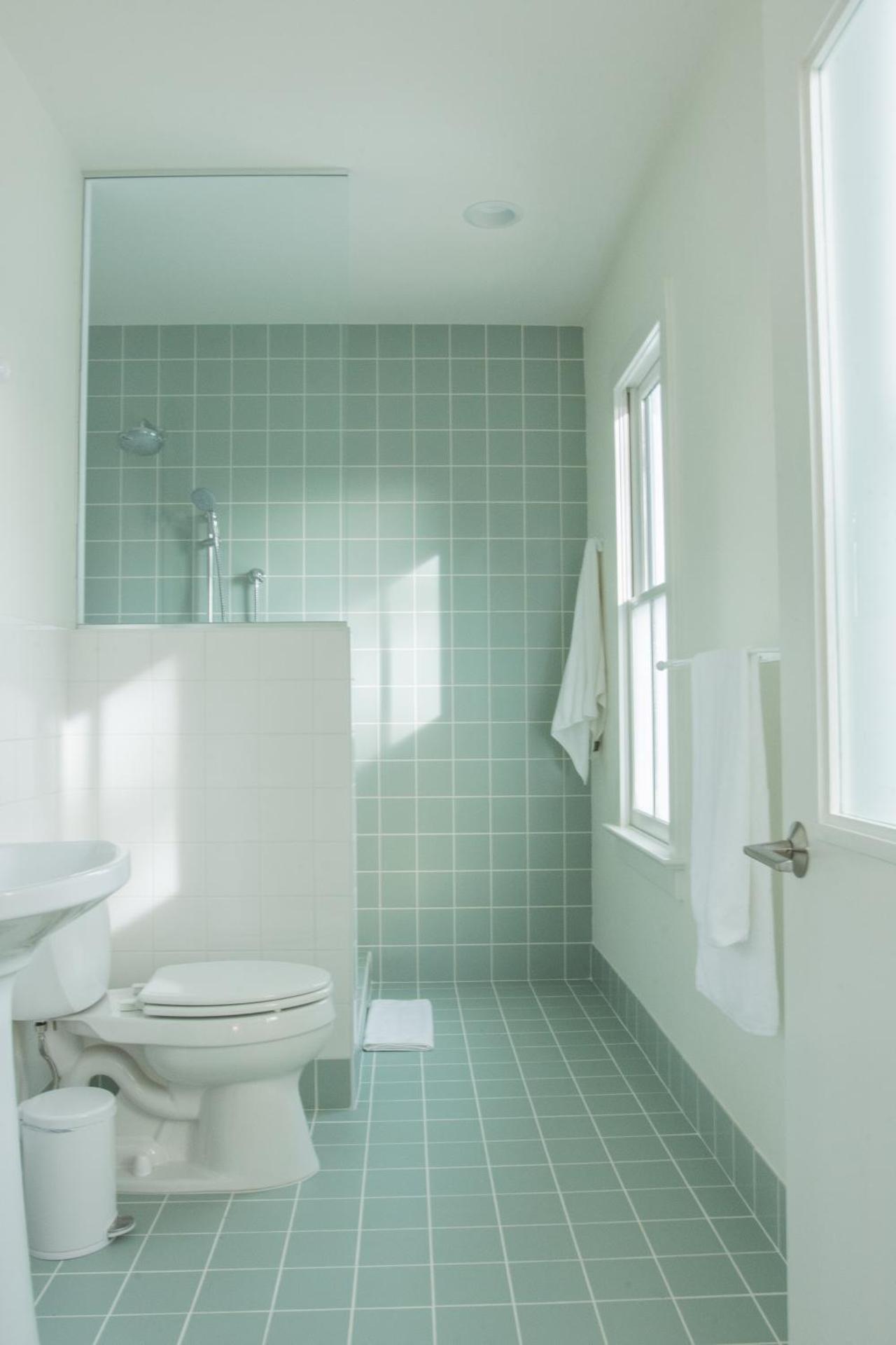 Guest House Raleigh- Adults Only