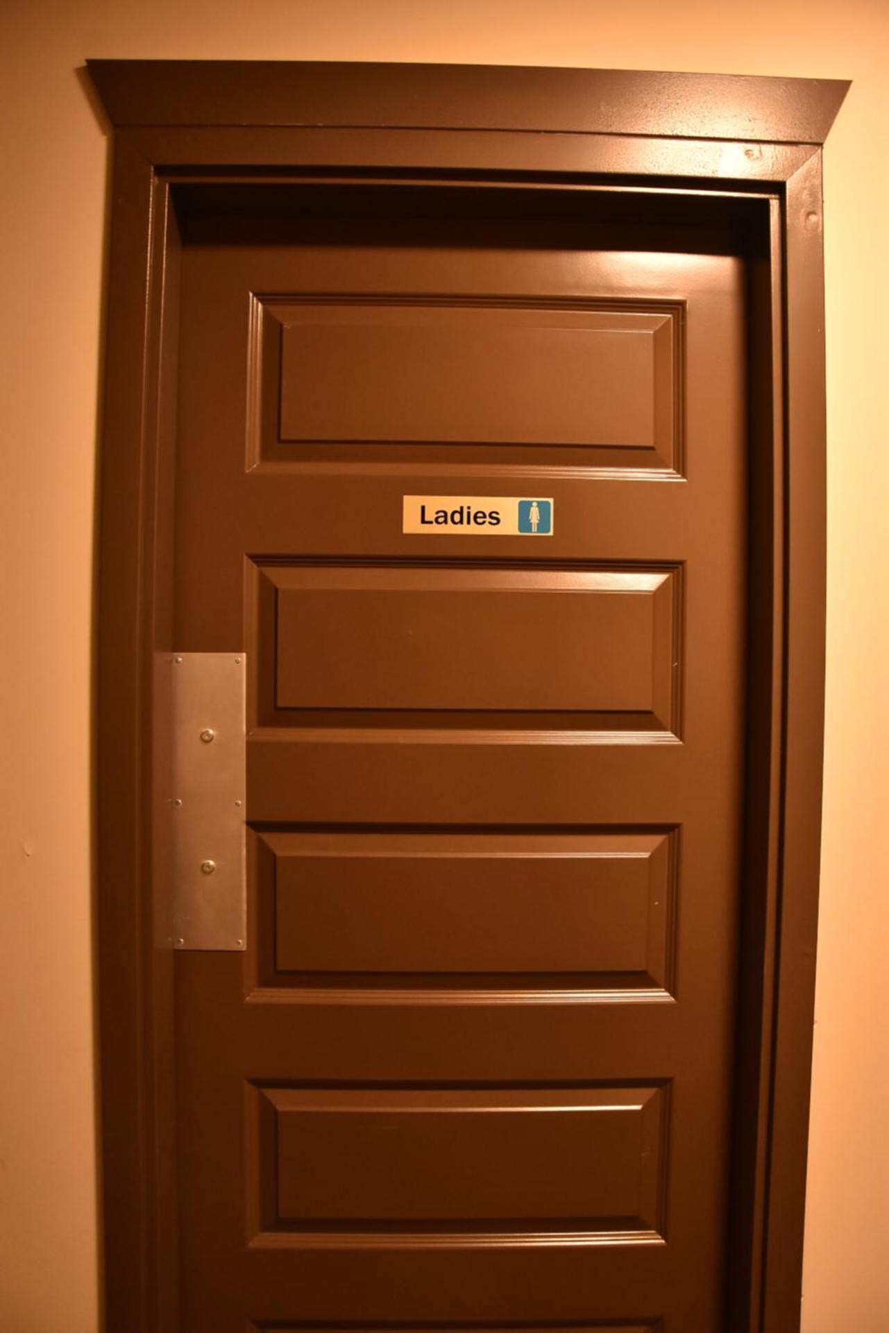 PARTY HOSTEL - The Canmore Hotel Hostel