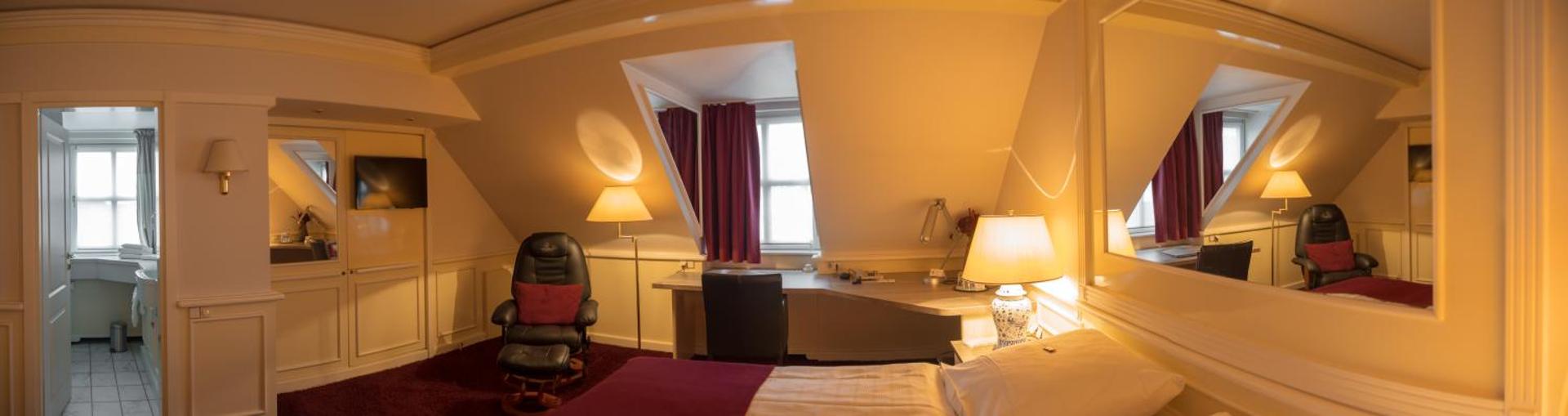 Photo of the whole room