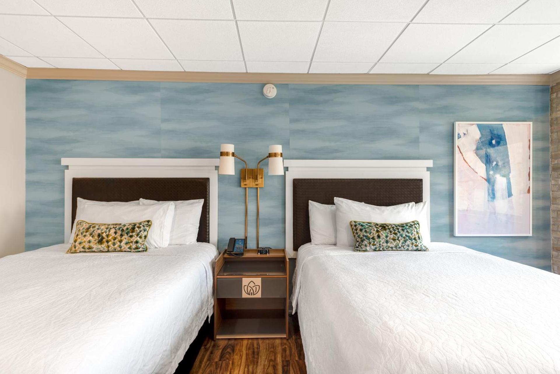 Queen Room with Pool View